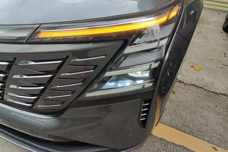 Used CHANGAN CS75 PLUS 2025 4th Generation 1.5T New Blue Whale Smart Luxury Edition Left Front Headlight