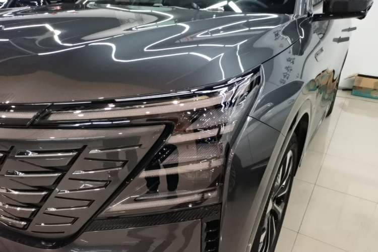 Used CHANGAN CS75 PLUS 2025 4th Generation UItra 2.0T New Blue Whale – Smart & Powerful Version Left Front Headlight