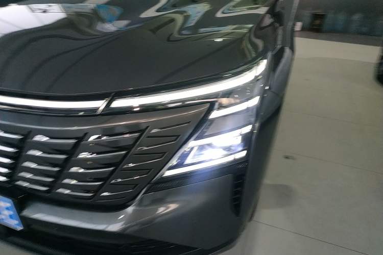 Used CHANGAN CS75 PLUS 2025 4th Generation 1.5T New Blue Whale Smart Flagship Version Left Front Headlight