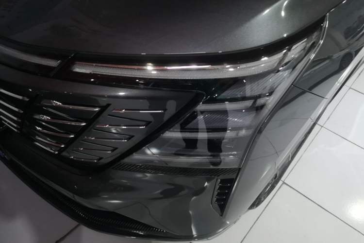 Used CHANGAN CS75 PLUS 2025 4th Generation 1.5T New Blue Whale Smart Luxury Edition Left Front Headlight