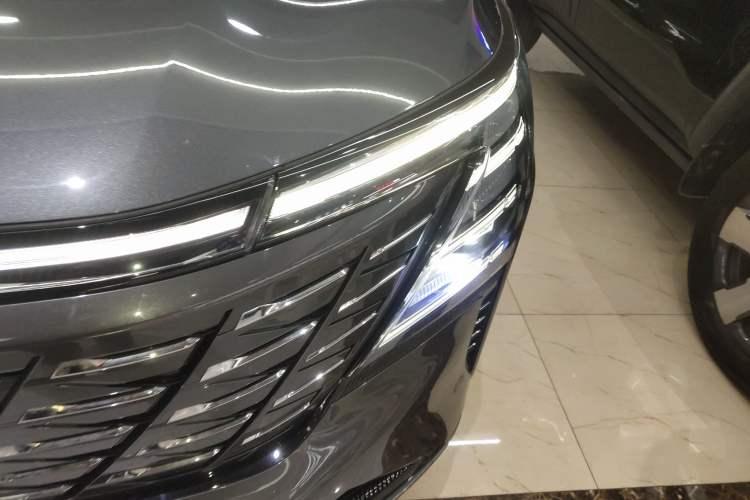Used CHANGAN CS75 PLUS 2025 4th Generation 1.5T New Blue Whale Smart Luxury Edition Left Front Headlight