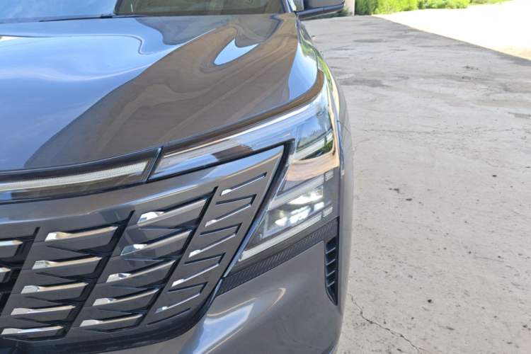 Used CHANGAN CS75 PLUS 2025 4th Generation 1.5T New Blue Whale Smart Luxury Edition Left Front Headlight