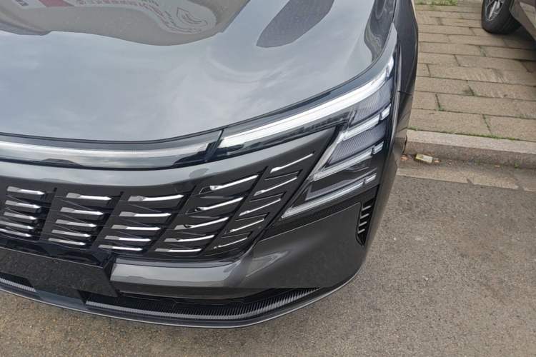 Used CHANGAN CS75 PLUS 2025 4th Generation 1.5T New Blue Whale Smart Luxury Edition Left Front Headlight