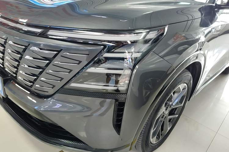 Used CHANGAN CS75 PLUS 2025 4th Generation 1.5T New Blue Whale Smart Luxury Edition Left Front Headlight