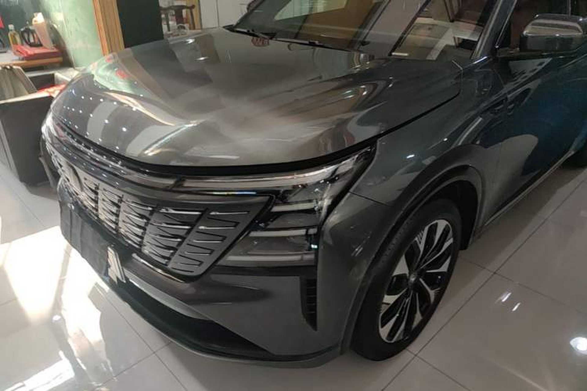 Used CHANGAN CS75 PLUS 2025 4th Generation UItra 2.0T New Blue Whale – Smart & Powerful Version Left Front Headlight