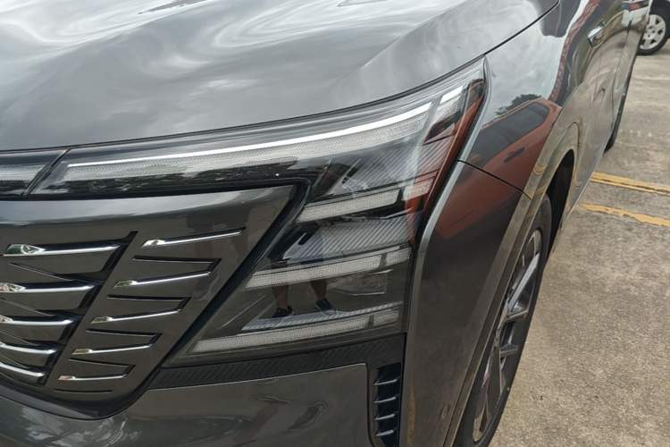 Used CHANGAN CS75 PLUS 2025 4th Generation 1.5T New Blue Whale Smart Flagship Version Left Front Headlight