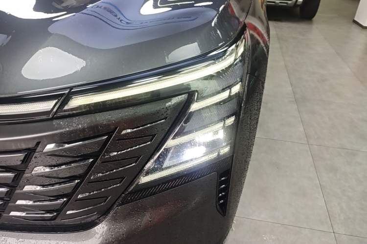 Used CHANGAN CS75 PLUS 2025 4th Generation 1.5T New Blue Whale Smart Luxury Edition Left Front Headlight