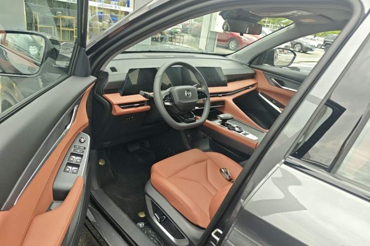 Used CHANGAN CS75 PLUS 2025 Model, 3rd Generation Champion Edition 1.5T Jinghang Version Left Front Seat