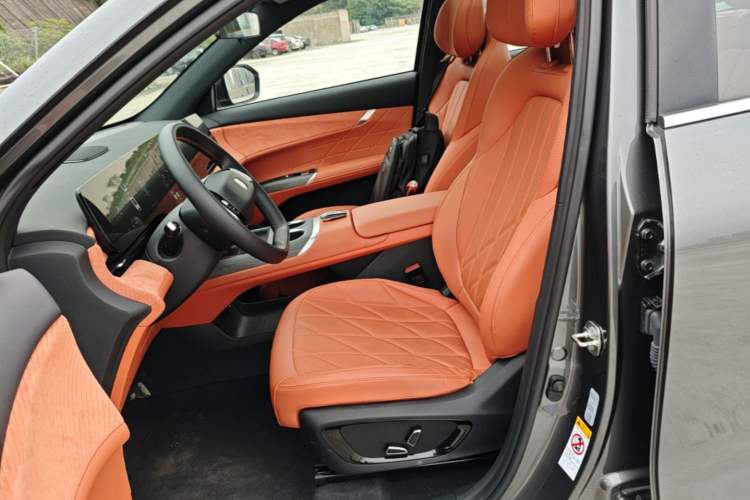 Used CHANGAN CS75 PLUS 2025 4th Generation UItra 2.0T New Blue Whale Smart Intelligent Powertrain Version Left Front Seat