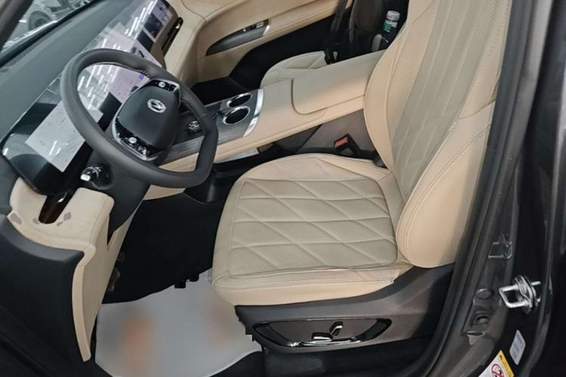 Used CHANGAN CS75 PLUS 2025 4th Generation UItra 2.0T New Blue Whale – Smart & Powerful Version Left Front Seat