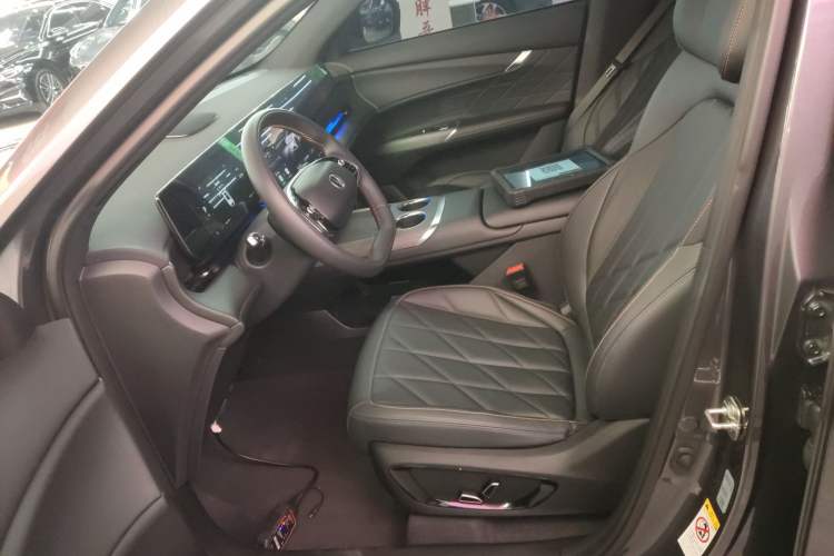 Used CHANGAN CS75 PLUS 2025 4th Generation UItra 2.0T New Blue Whale Smart Intelligent Powertrain Version Left Front Seat