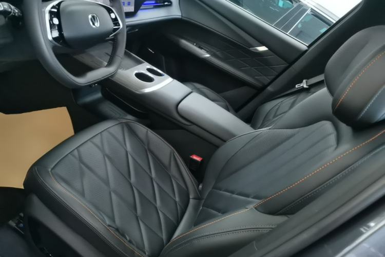 Used CHANGAN CS75 PLUS 2025 4th Generation UItra 2.0T New Blue Whale Smart Intelligent Powertrain Version Left Front Seat