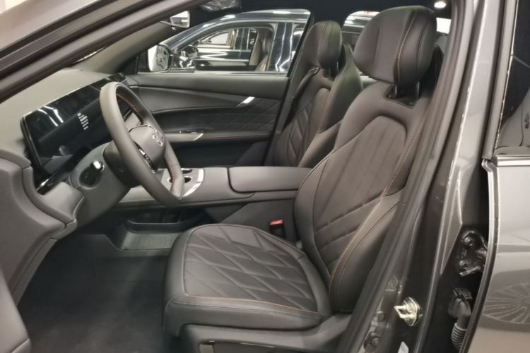 Used CHANGAN CS75 PLUS 2025 4th Generation UItra 2.0T New Blue Whale – Smart & Powerful Version Left Front Seat
