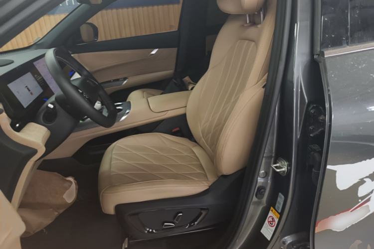 Used CHANGAN CS75 PLUS 2025 4th Generation UItra 2.0T New Blue Whale Smart Intelligent Powertrain Version Left Front Seat