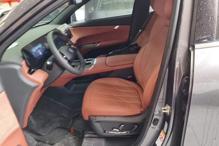 Used CHANGAN CS75 PLUS 2025 4th Generation 1.5T New Blue Whale Smart Luxury Edition Left Front Seat