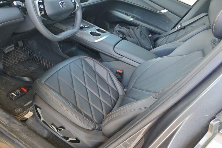 Used CHANGAN CS75 PLUS 2025 4th Generation 1.5T New Blue Whale Smart Luxury Edition Left Front Seat