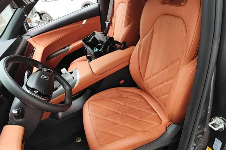 Used CHANGAN CS75 PLUS 2025 4th Generation 1.5T New Blue Whale Smart Luxury Edition Left Front Seat