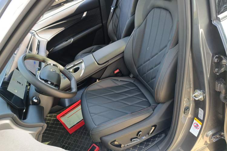 Used CHANGAN CS75 PLUS 2025 4th Generation UItra 2.0T New Blue Whale Smart Intelligent Powertrain Version Left Front Seat