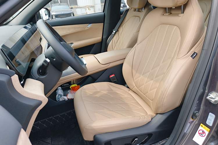 Used CHANGAN CS75 PLUS 2025 4th Generation 1.5T New Blue Whale Smart Luxury Edition Left Front Seat