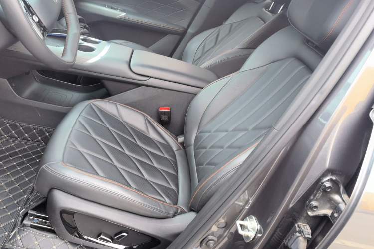 Used CHANGAN CS75 PLUS 2025 4th Generation UItra 2.0T New Blue Whale Smart Intelligent Powertrain Version Left Front Seat