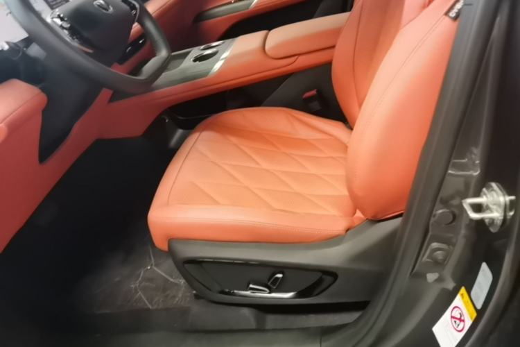 Used CHANGAN CS75 PLUS 2025 4th Generation 1.5T New Blue Whale Smart Luxury Edition Left Front Seat
