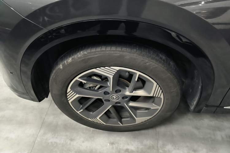 Used CHANGAN CS75 PLUS 2025 4th Generation 1.5T New Blue Whale Smart Flagship Version Left Front Wheel Hub