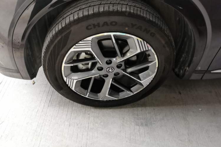 Used CHANGAN CS75 PLUS 2025 4th Generation 1.5T New Blue Whale Smart Flagship Version Left Front Wheel Hub