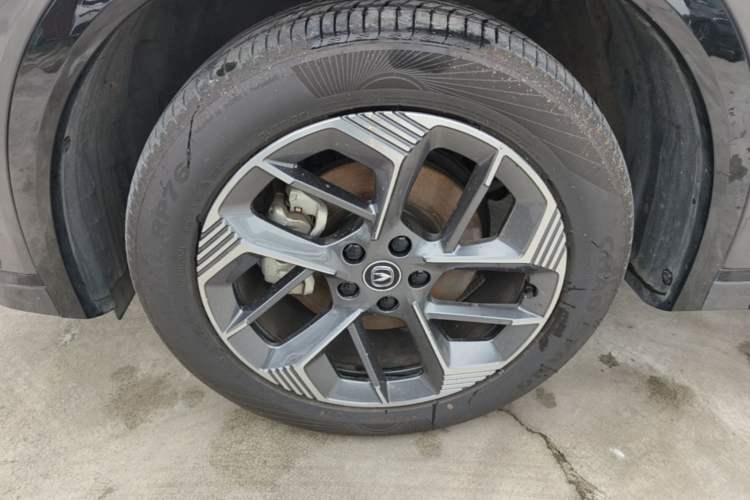 Used CHANGAN CS75 PLUS 2025 4th Generation 1.5T New Blue Whale Smart Flagship Version Left Front Wheel Hub