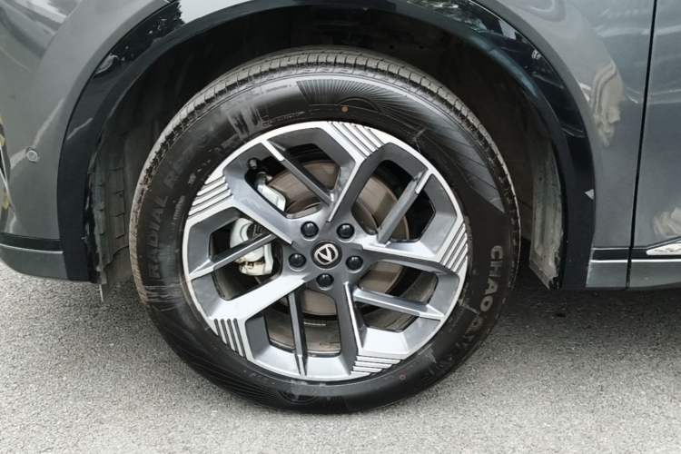 Used CHANGAN CS75 PLUS 2025 4th Generation 1.5T New Blue Whale Smart Flagship Version Left Front Wheel Hub