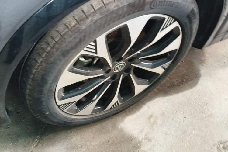 Used CHANGAN CS75 PLUS 2025 4th Generation UItra 2.0T New Blue Whale Smart Intelligent Powertrain Version Left Front Wheel Hub