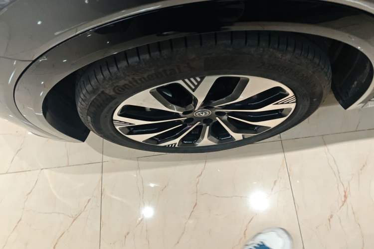 Used CHANGAN CS75 PLUS 2025 4th Generation UItra 2.0T New Blue Whale – Smart & Powerful Version Left Front Wheel Hub