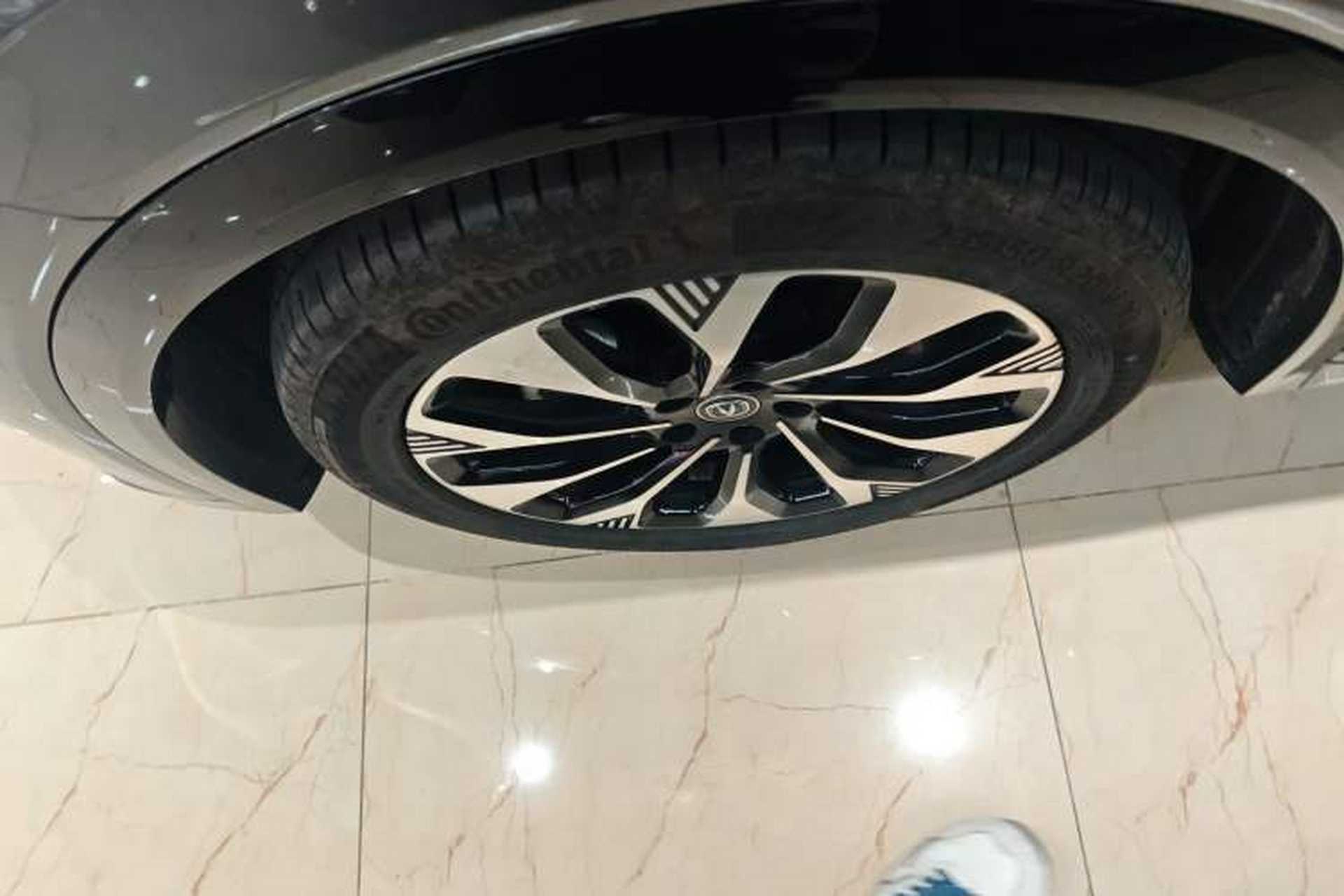 Used CHANGAN CS75 PLUS 2025 4th Generation UItra 2.0T New Blue Whale – Smart & Powerful Version Left Front Wheel Hub