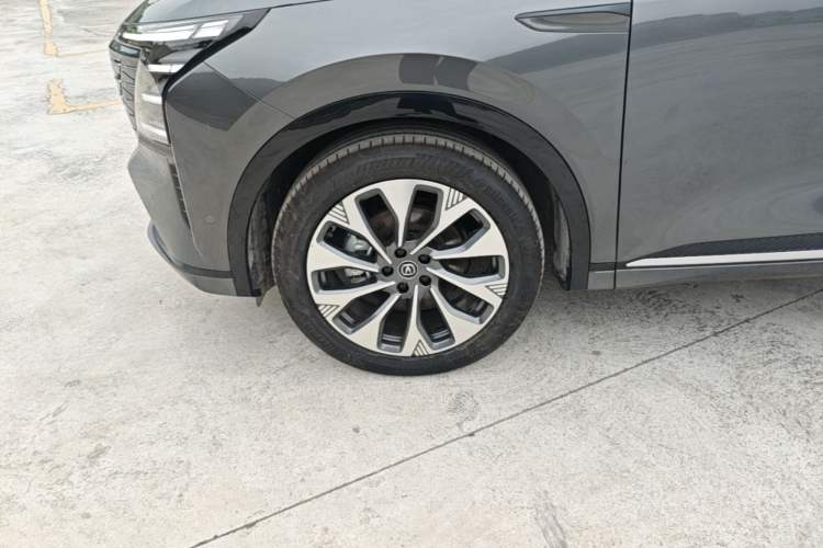 Used CHANGAN CS75 PLUS 2025 4th Generation UItra 2.0T New Blue Whale Smart Intelligent Powertrain Version Left Front Wheel Hub