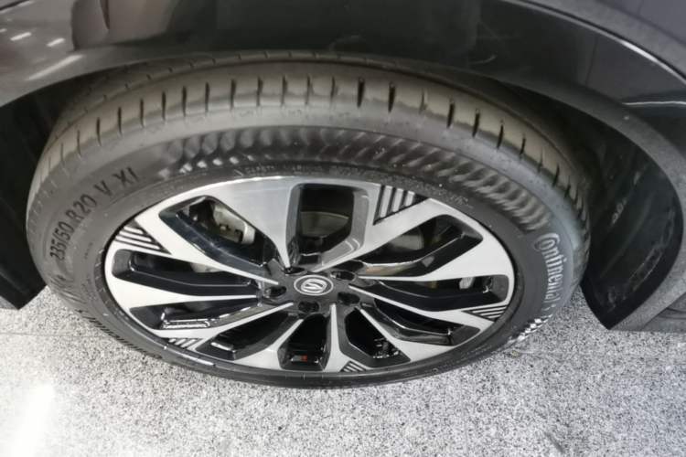 Used CHANGAN CS75 PLUS 2025 4th Generation UItra 2.0T New Blue Whale Smart Intelligent Powertrain Version Left Front Wheel Hub