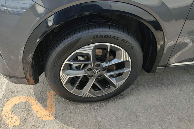 Used CHANGAN CS75 PLUS 2025 4th Generation 1.5T New Blue Whale Smart Flagship Version Left Front Wheel Hub