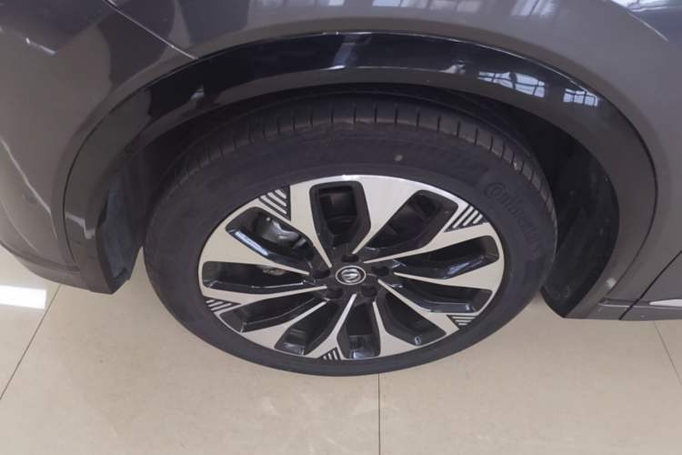 Used CHANGAN CS75 PLUS 2025 4th Generation UItra 2.0T New Blue Whale Smart Intelligent Powertrain Version Left Front Wheel Hub