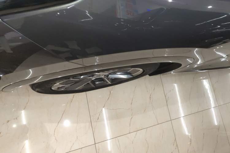 Used CHANGAN CS75 PLUS 2025 4th Generation 1.5T New Blue Whale Smart Luxury Edition Left Front Wheel Hub