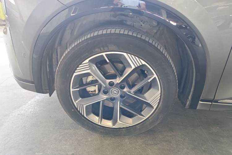 Used CHANGAN CS75 PLUS 2025 4th Generation 1.5T New Blue Whale Smart Flagship Version Left Front Wheel Hub
