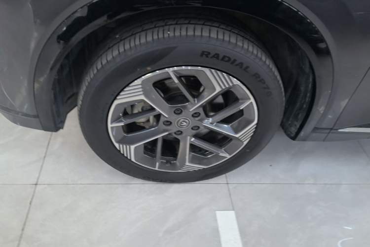 Used CHANGAN CS75 PLUS 2025 4th Generation 1.5T New Blue Whale Smart Luxury Edition Left Front Wheel Hub