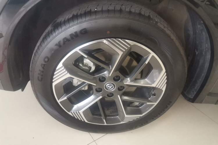 Used CHANGAN CS75 PLUS 2025 4th Generation 1.5T New Blue Whale Smart Luxury Edition Left Front Wheel Hub