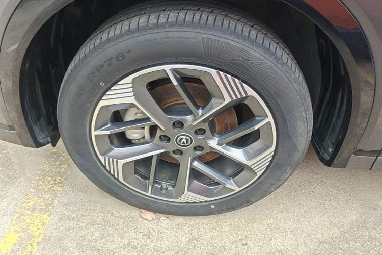 Used CHANGAN CS75 PLUS 2025 4th Generation 1.5T New Blue Whale Smart Flagship Version Left Front Wheel Hub