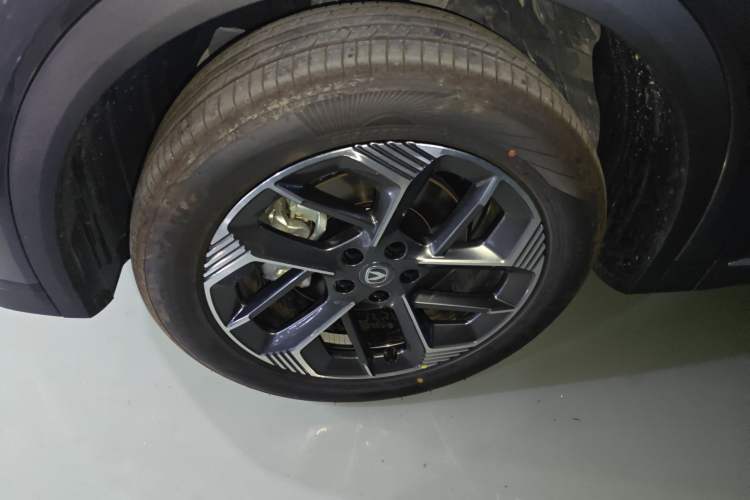 Used CHANGAN CS75 PLUS 2025 Model, 4th Generation 1.5T New Blue Whale Smart Excellence Version Left Front Wheel Hub