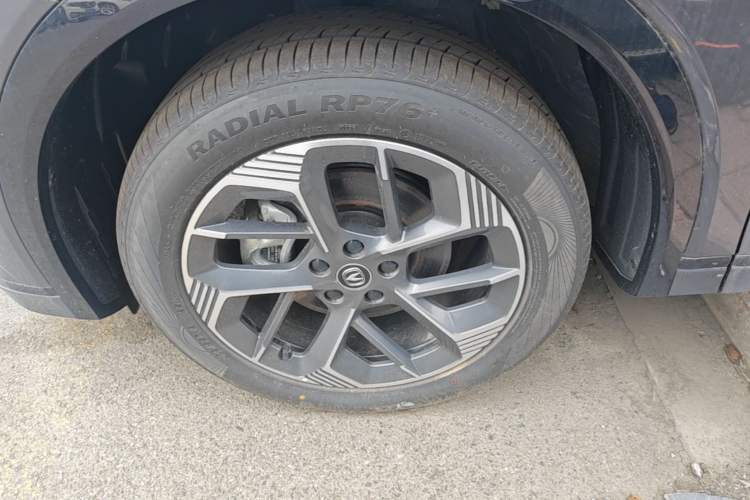 Used CHANGAN CS75 PLUS 2025 4th Generation 1.5T New Blue Whale Smart Luxury Edition Left Front Wheel Hub