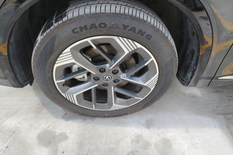 Used CHANGAN CS75 PLUS 2025 4th Generation 1.5T New Blue Whale Smart Luxury Edition Left Front Wheel Hub