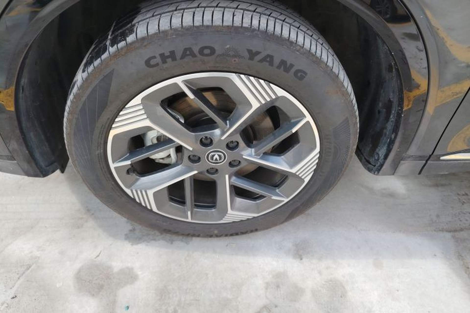 Used CHANGAN CS75 PLUS 2025 4th Generation 1.5T New Blue Whale Smart Luxury Edition Left Front Wheel Hub