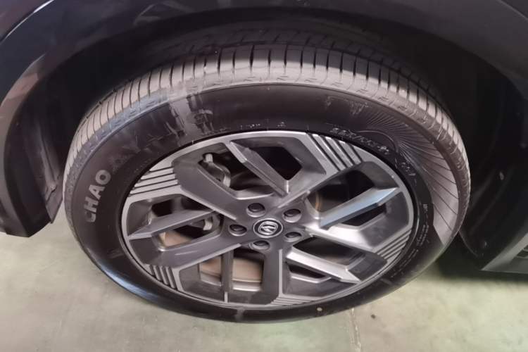 Used CHANGAN CS75 PLUS 2025 4th Generation 1.5T New Blue Whale Smart Luxury Edition Left Front Wheel Hub