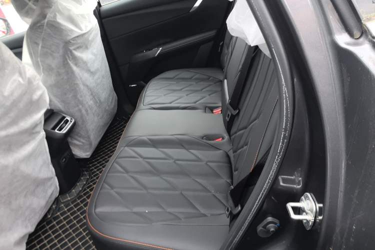 Used CHANGAN CS75 PLUS 2025 4th Generation 1.5T New Blue Whale Smart Flagship Version Left Rear Seat