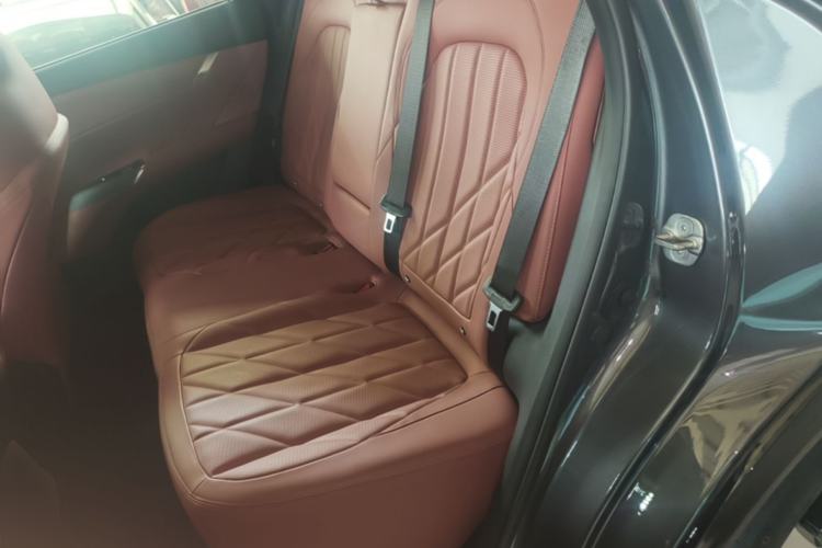 Used CHANGAN CS75 PLUS 2025 4th Generation UItra 2.0T New Blue Whale – Smart & Powerful Version Left Rear Seat