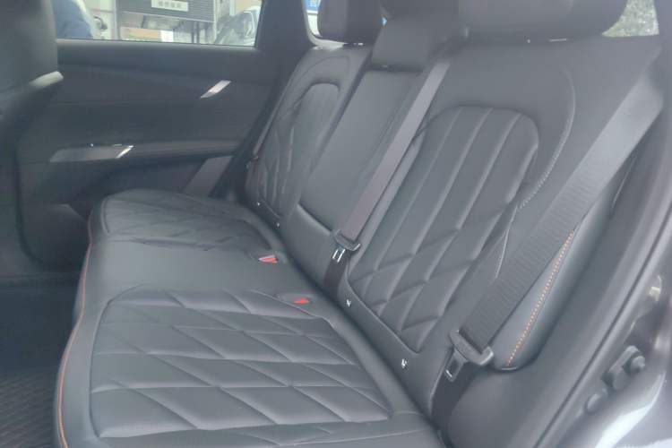 Used CHANGAN CS75 PLUS 2025 4th Generation 1.5T New Blue Whale Smart Luxury Edition Left Rear Seat