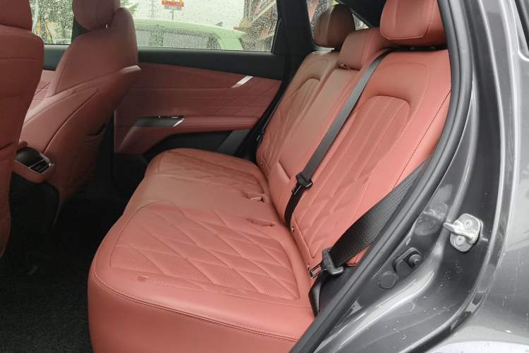 Used CHANGAN CS75 PLUS 2025 4th Generation 1.5T New Blue Whale Smart Luxury Edition Left Rear Seat